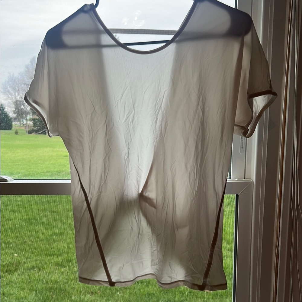 Lululemon white top w/ open back